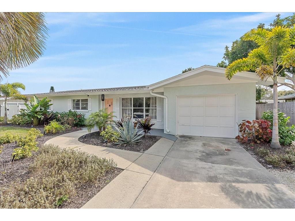 3018 Browning Street Sarasota FL 34237 A4684131 image2