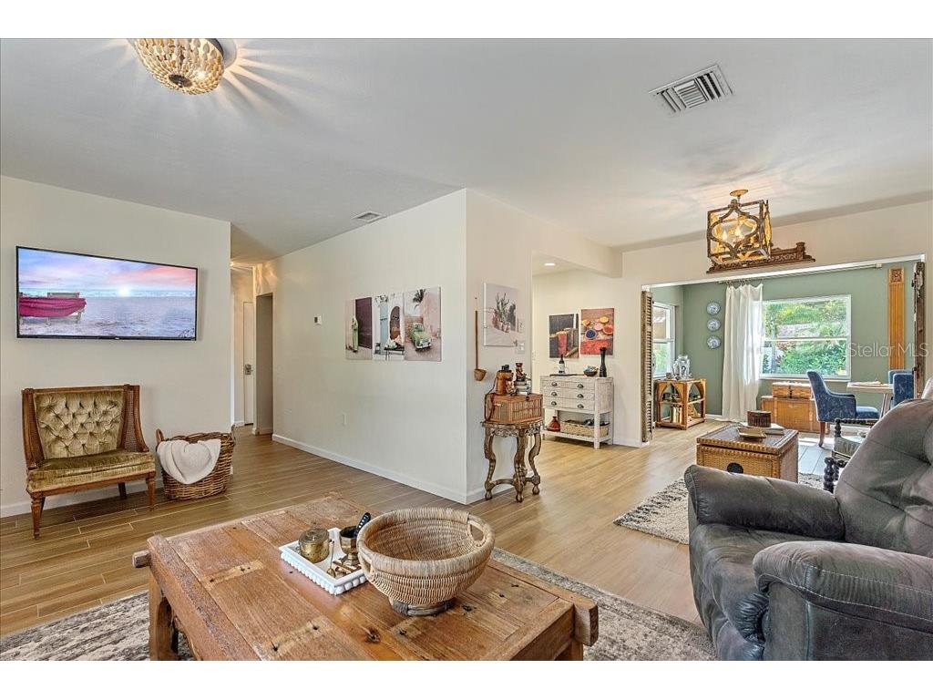 3018 Browning Street Sarasota FL 34237 A4684131 image6