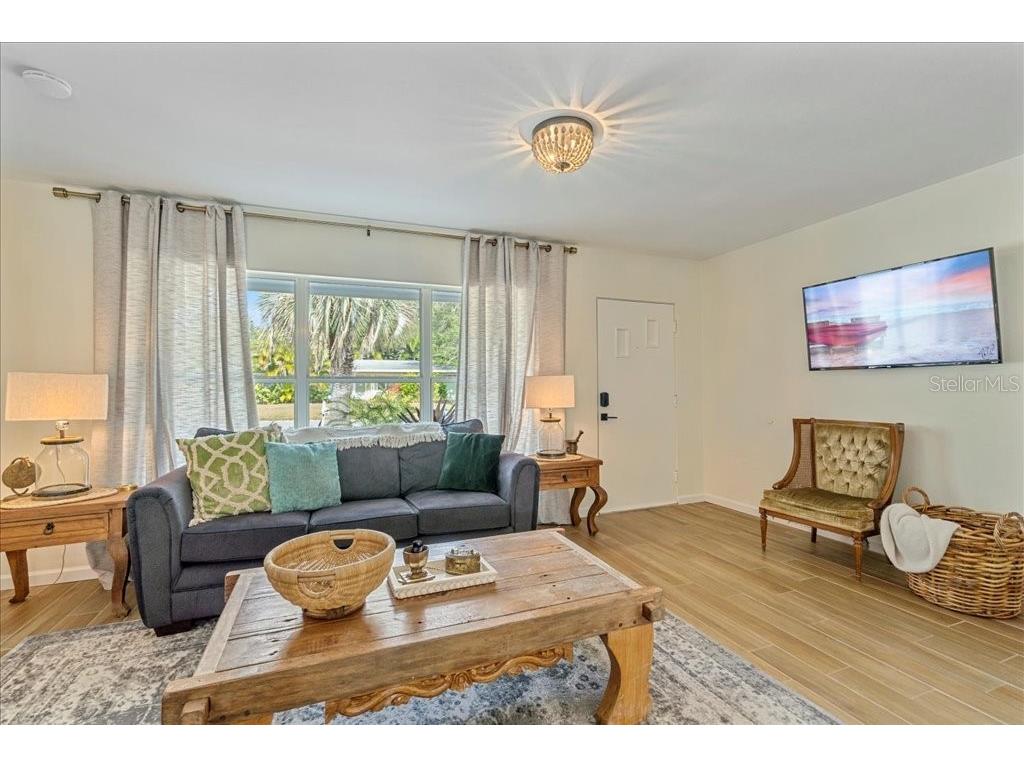 3018 Browning Street Sarasota FL 34237 A4684131 image9