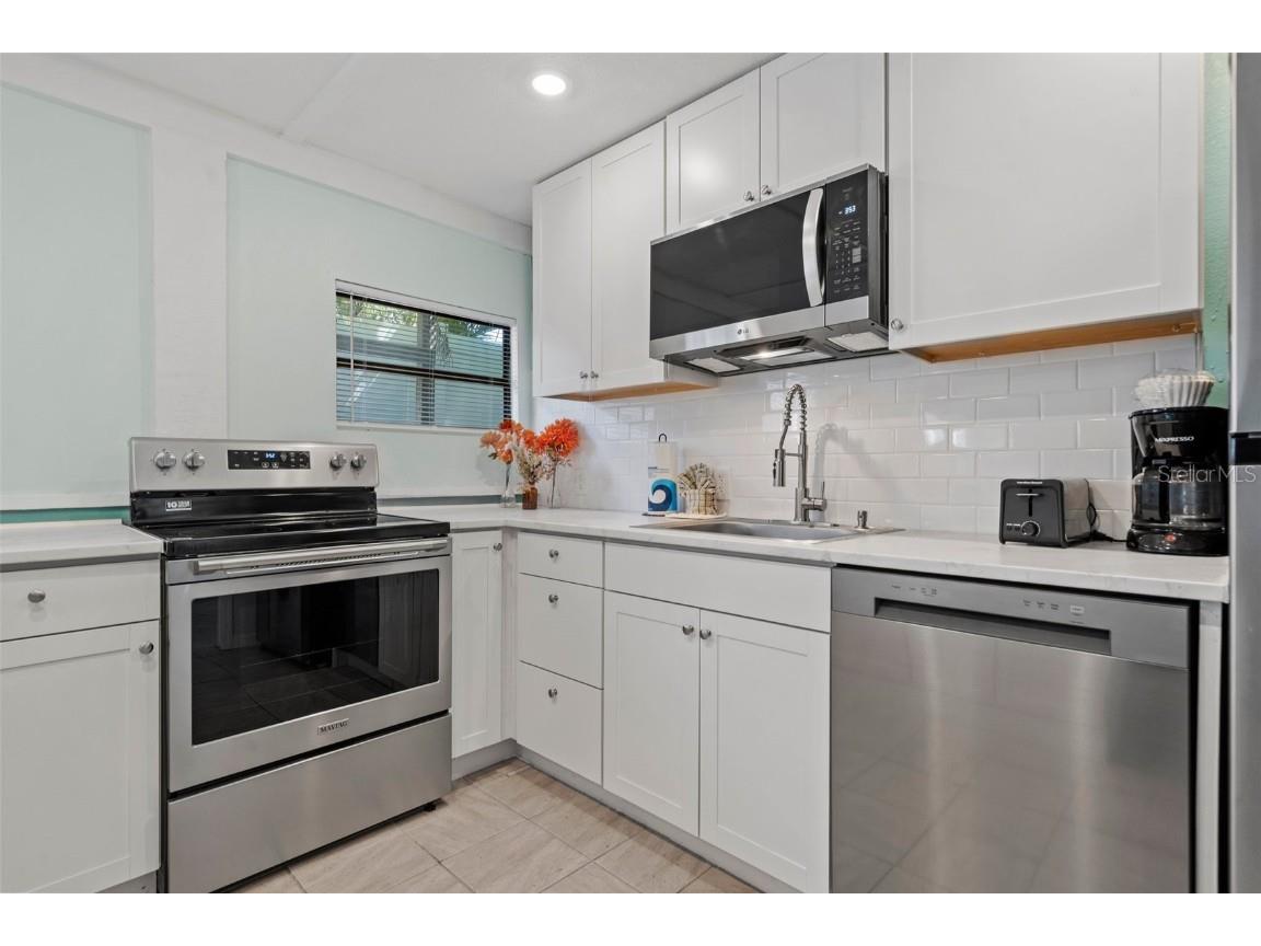 3018 Gulf Drive Holmes Beach FL 34217 A4651692 image25