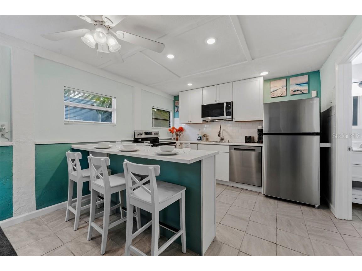 3018 Gulf Drive Holmes Beach FL 34217 A4651692 image3