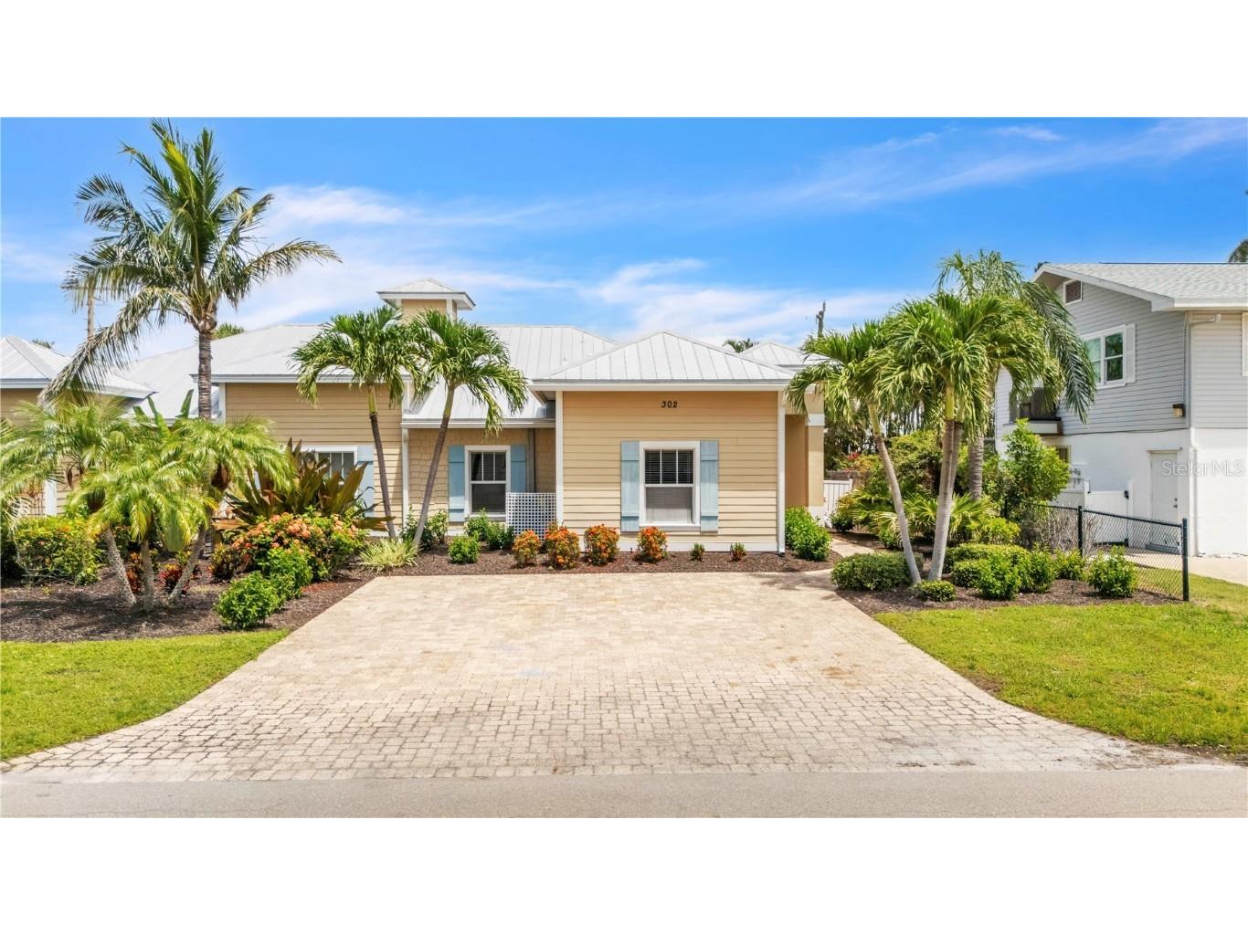 302 67th Street Holmes Beach FL 34217 A4674440 image1