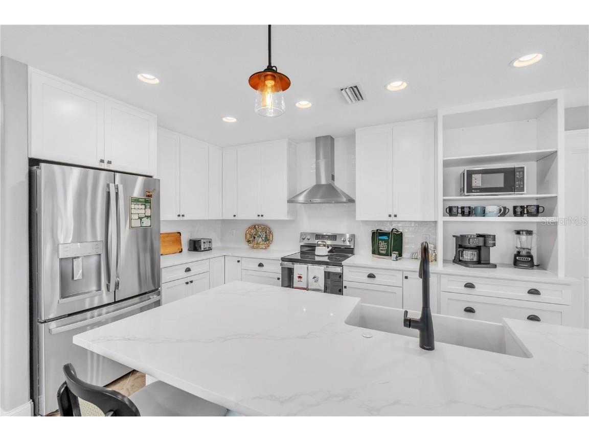 302 67th Street Holmes Beach FL 34217 A4674440 image14