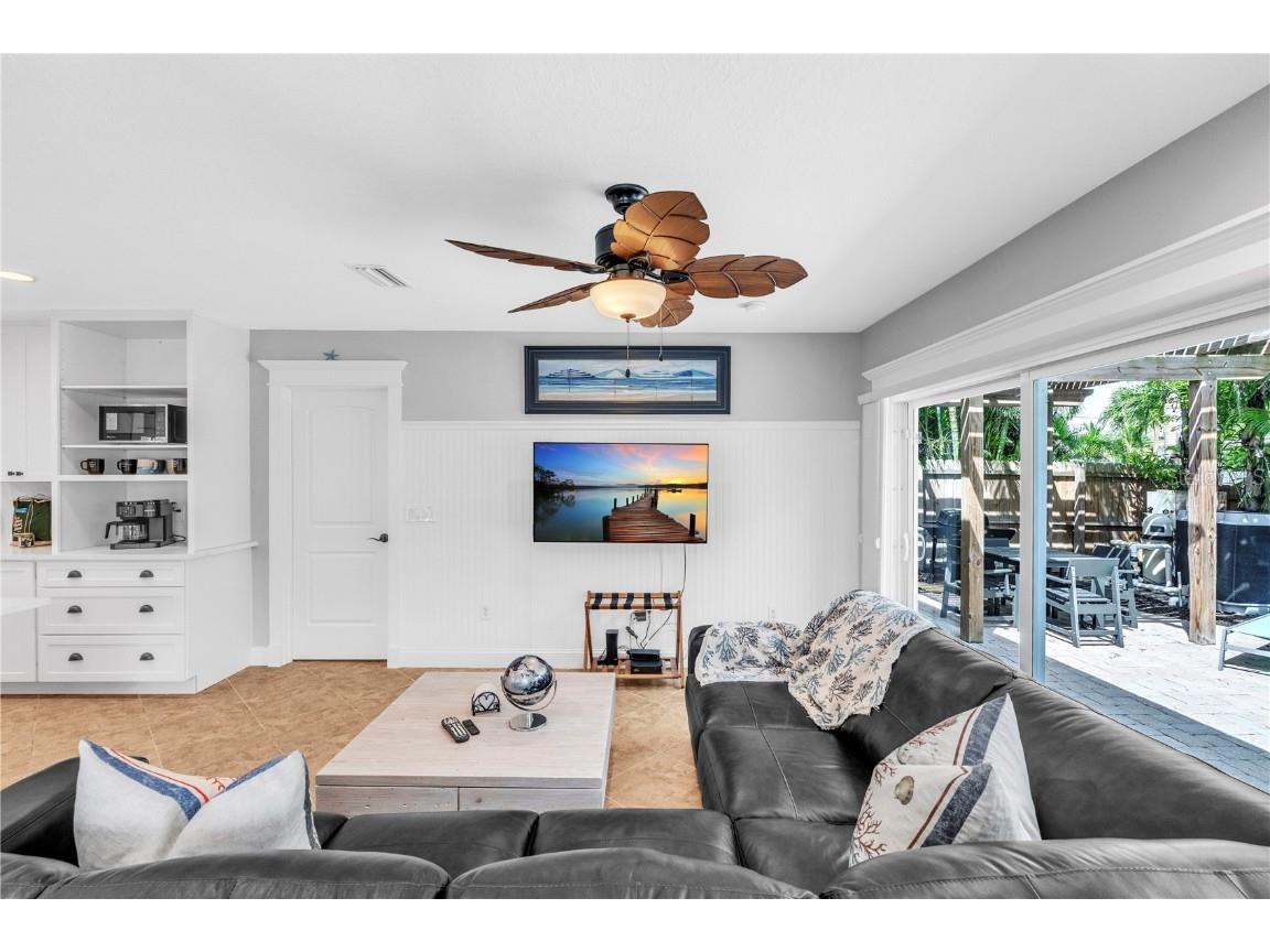 302 67th Street Holmes Beach FL 34217 A4674440 image8