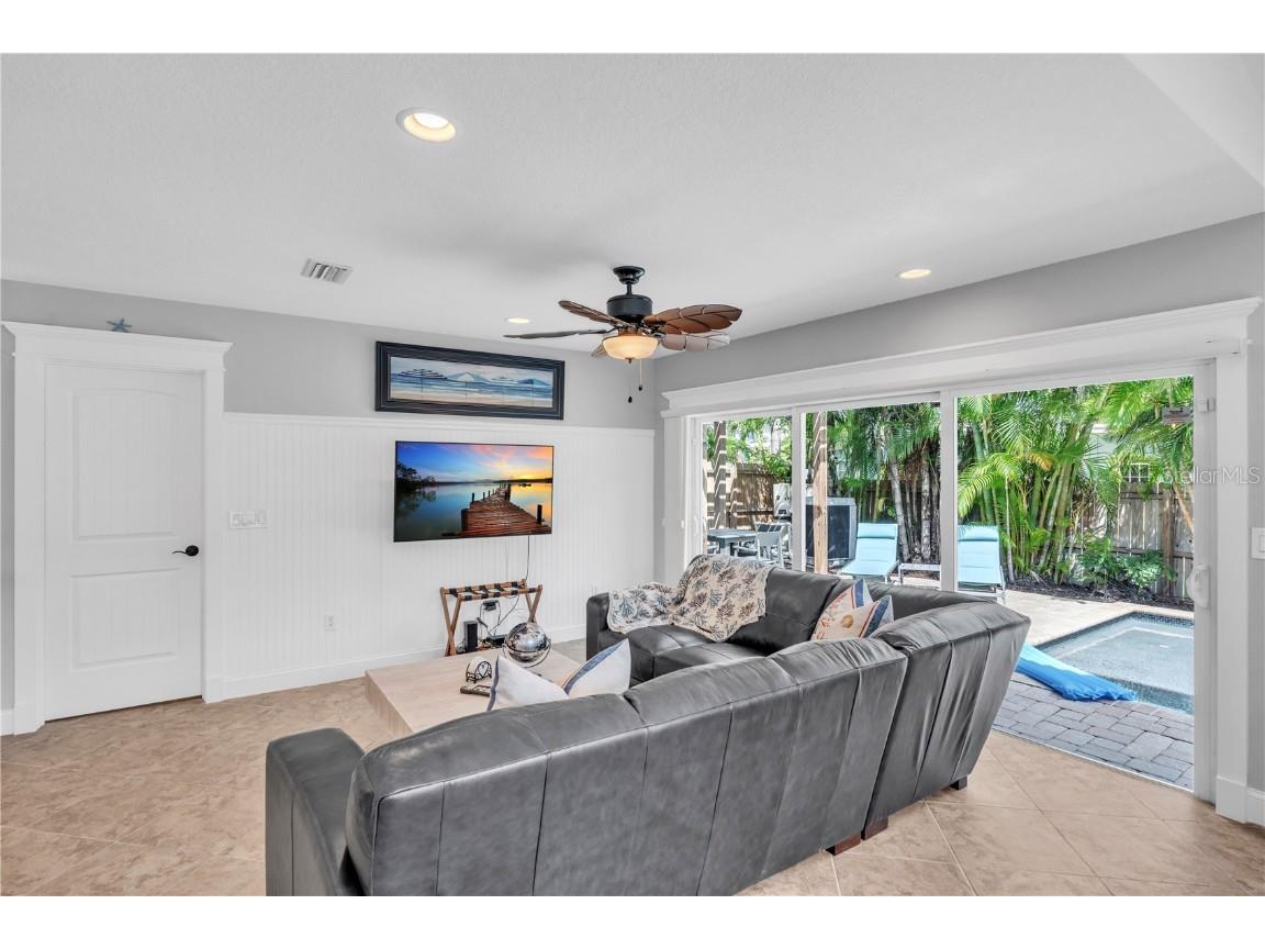 302 67th Street Holmes Beach FL 34217 A4674440 image9