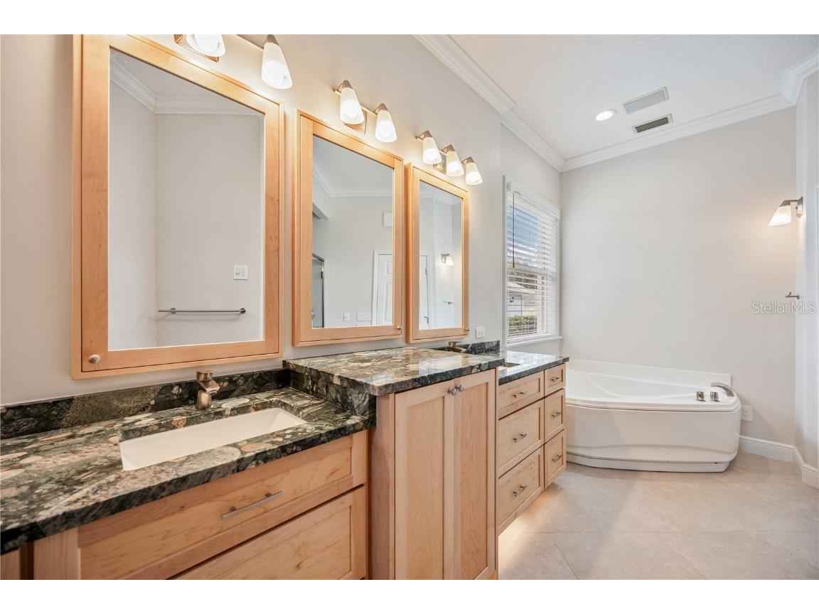 302 Americas Cup Boulevard Bradenton FL 34208 A4672357 image39