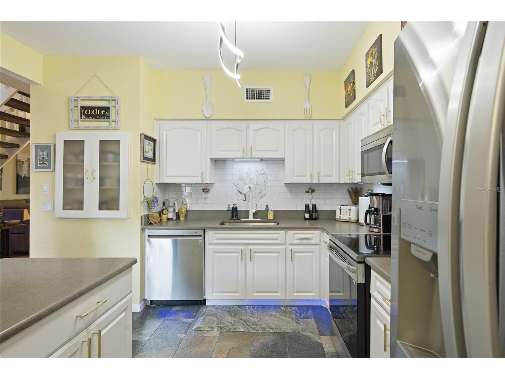 302 Buckingham Place Palm Harbor FL 34684 TB8525233 image5