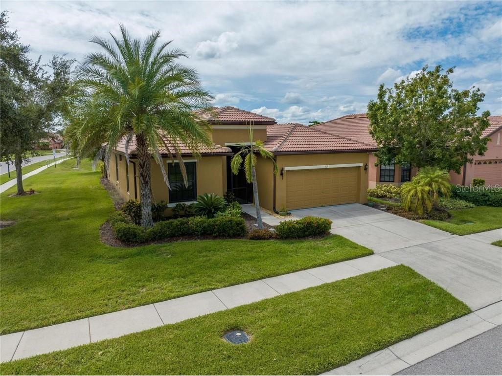 302 Cedar Falls Drive Apollo Beach FL 33572 T3511384 image1