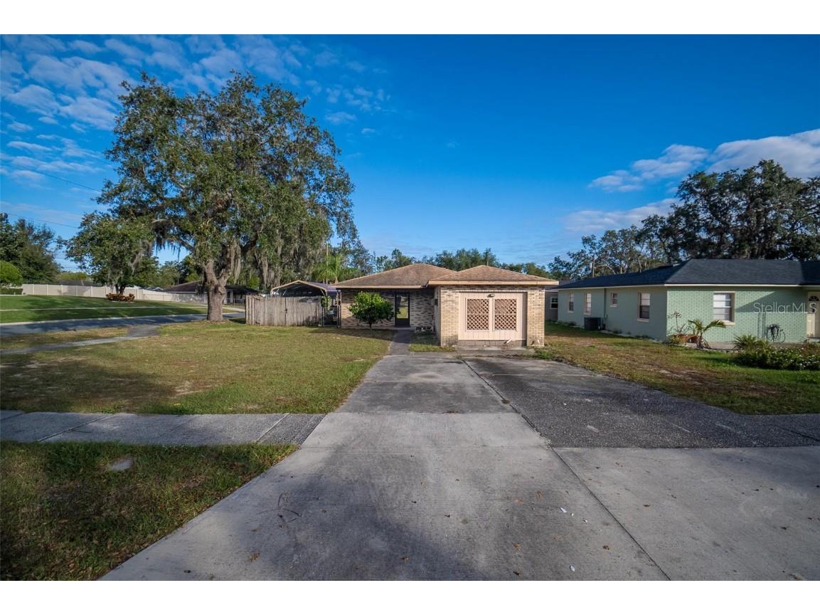 302 E Palm Street Davenport FL 33837 P4932845 image1