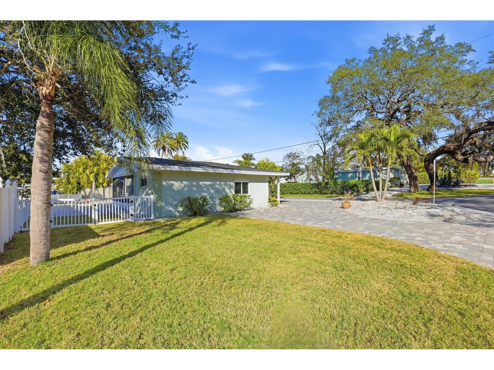 302 Georgia Avenue Crystal Beach FL 34681 TB8491909 image3