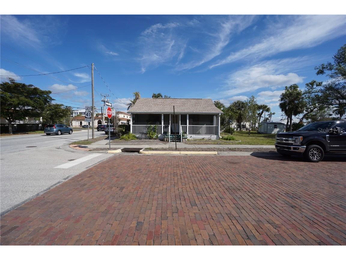 302 Goldstein Street Punta Gorda FL 33950 C7504151 image1