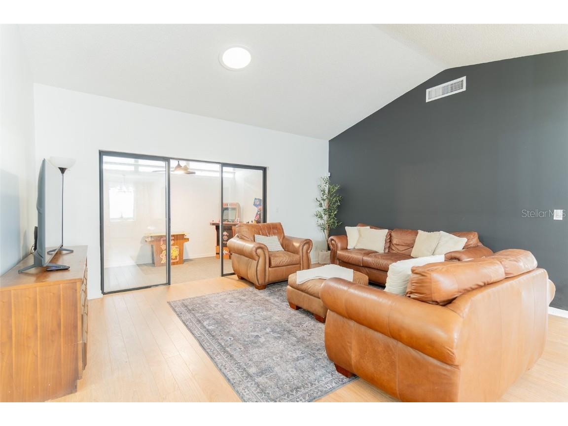 302 La Serena Winter Haven FL 33884 P4936970 image3