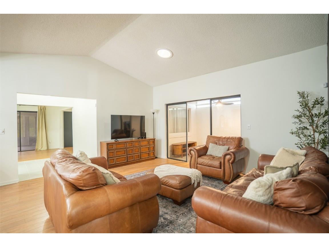 302 La Serena Winter Haven FL 33884 P4936970 image5