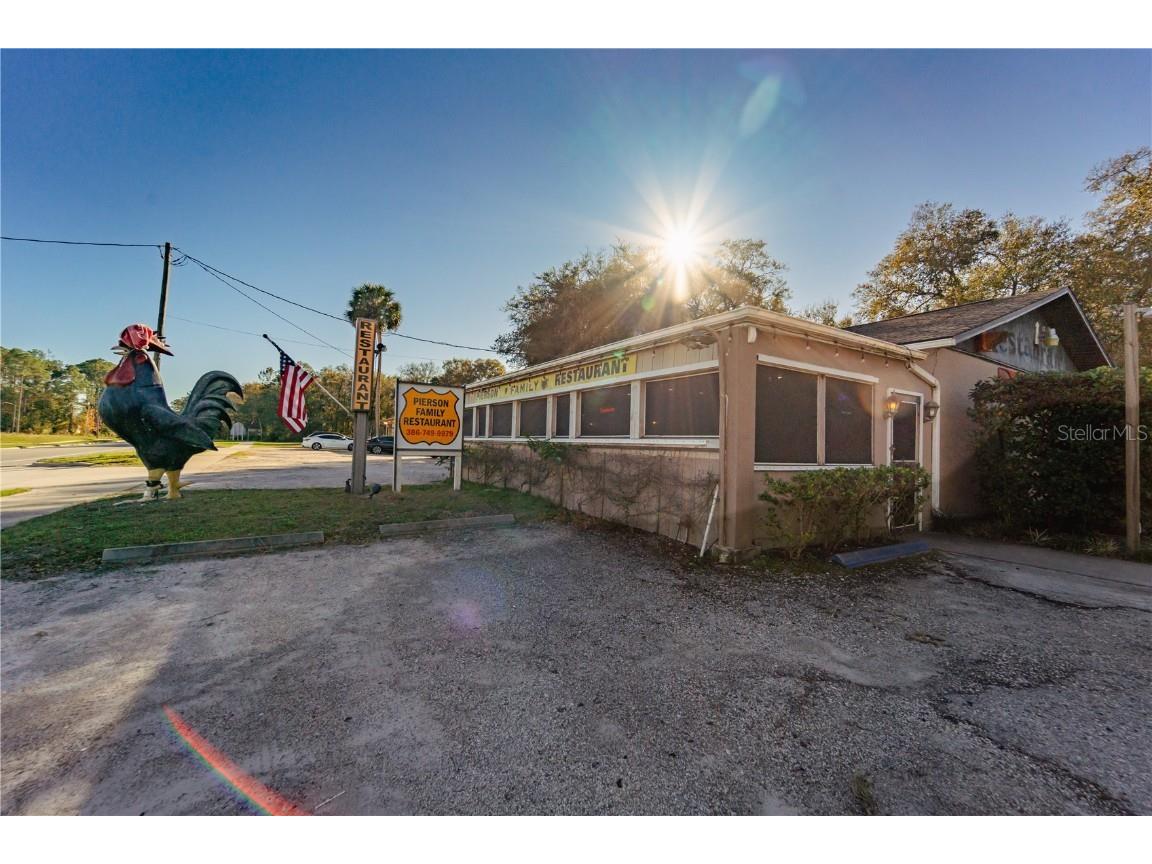 302 S Center Street Pierson FL 32180 V4933774 image2