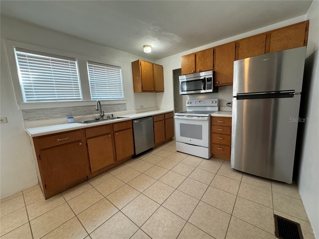 302 W Wall Street Frostproof FL 33843 K4903161 image20