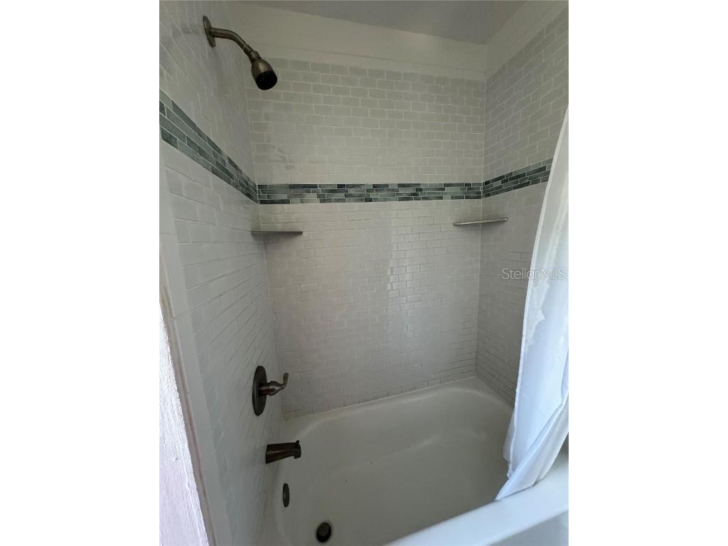 302 W Wall Street Frostproof FL 33843 K4903161 image37