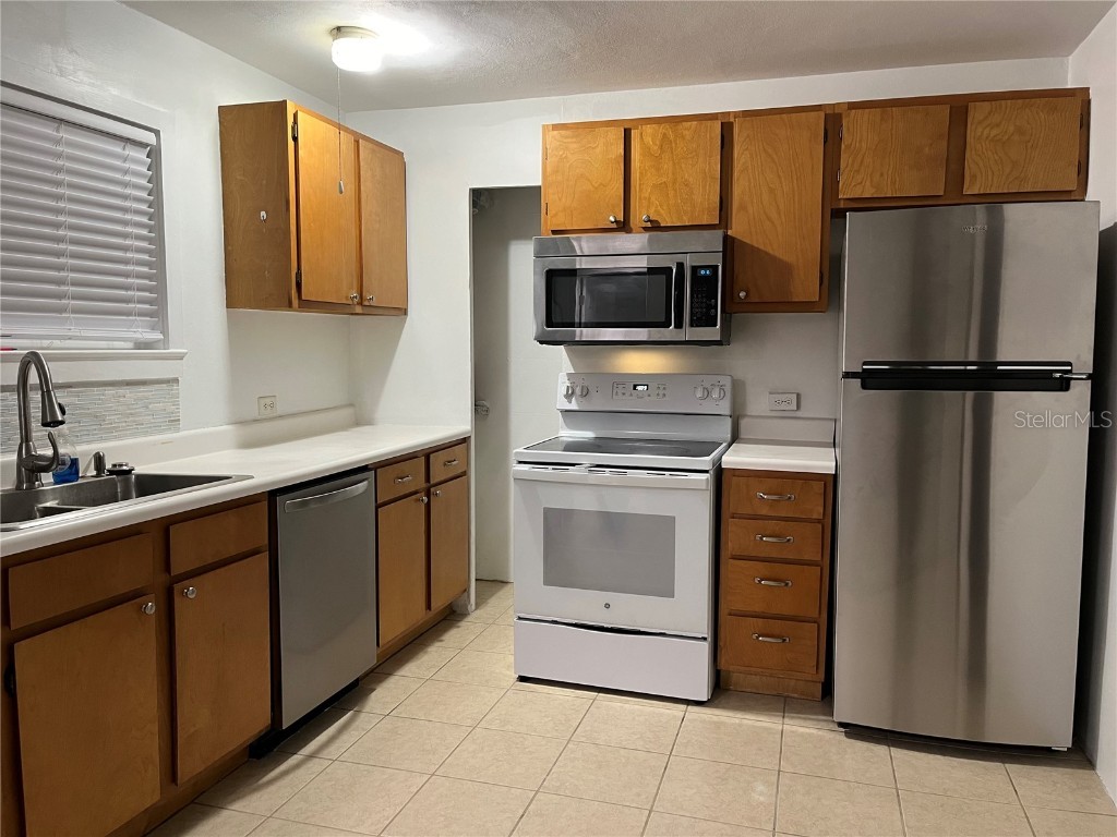 302 W Wall Street Frostproof FL 33843 K4903161 image9