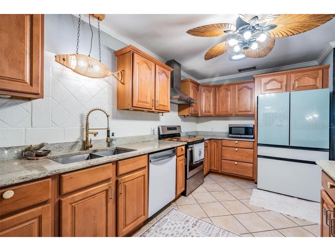 302 Whitcomb Boulevard Tarpon Springs FL 34689 - WHITCOMB BAYOU TB8449597 image10