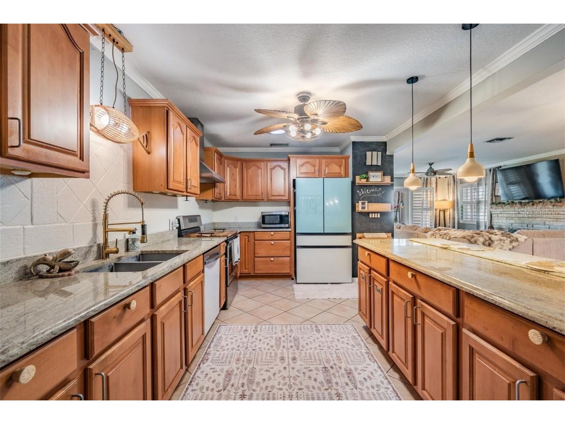 302 Whitcomb Boulevard Tarpon Springs FL 34689 - WHITCOMB BAYOU TB8449597 image8