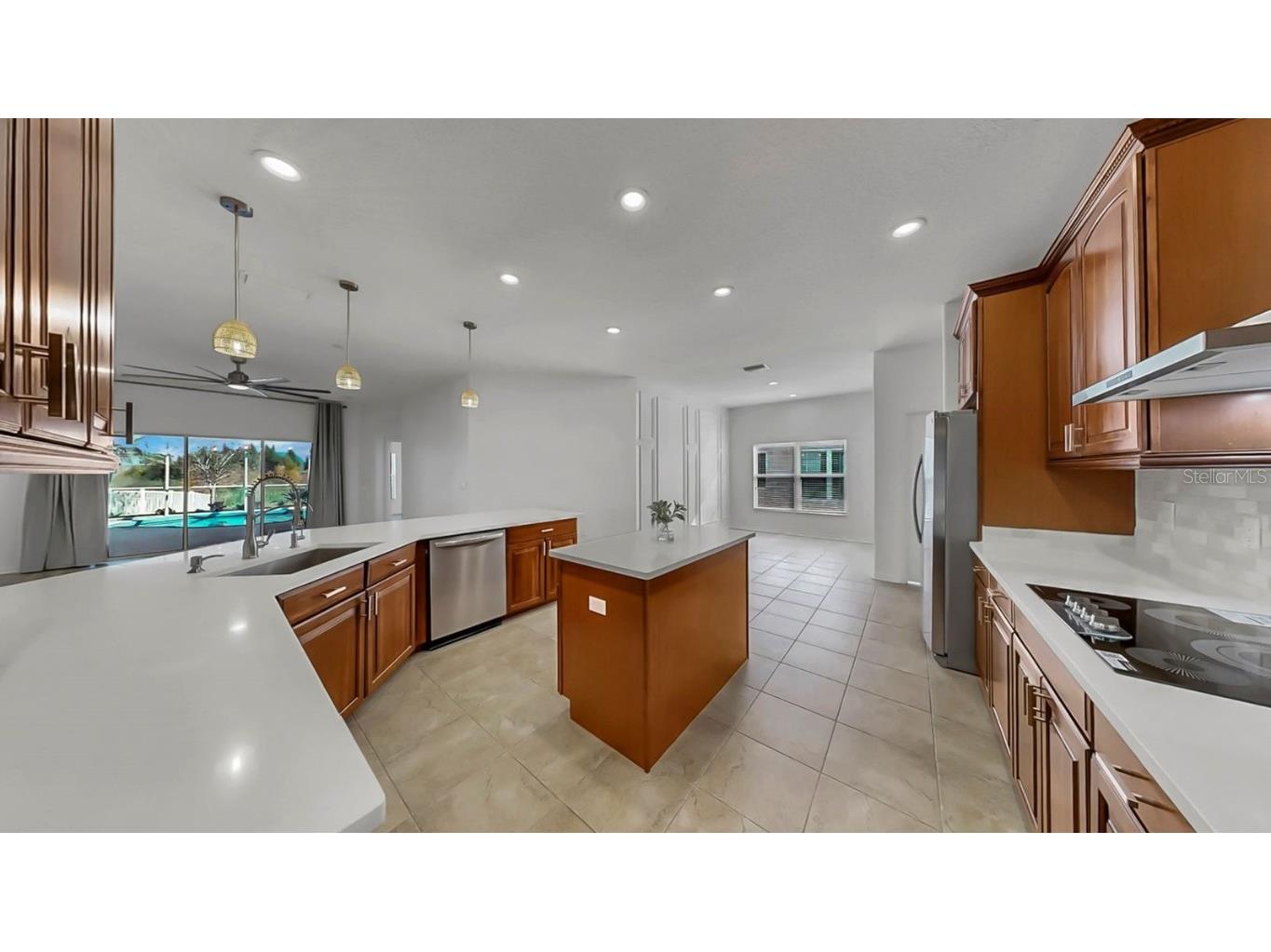 302 York Dale Drive Ruskin FL 33570 TB8445760 image10