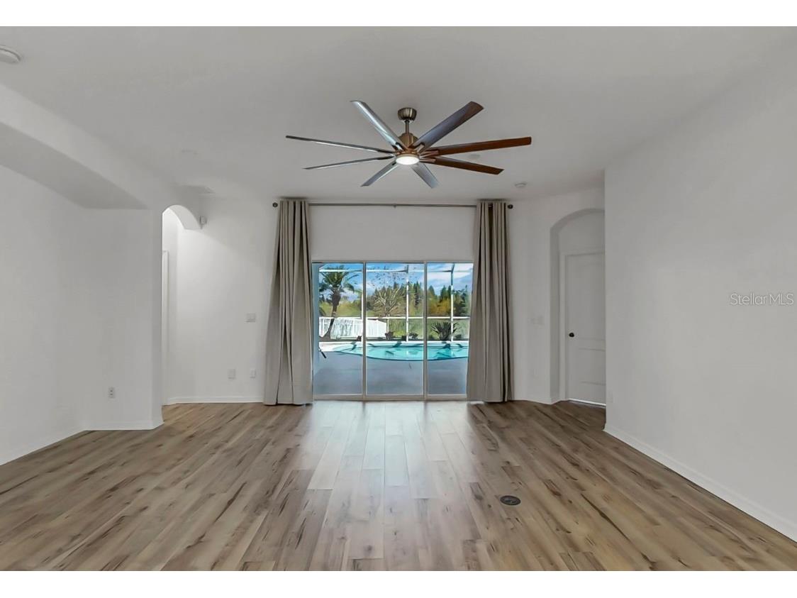 302 York Dale Drive Ruskin FL 33570 TB8452418 image13