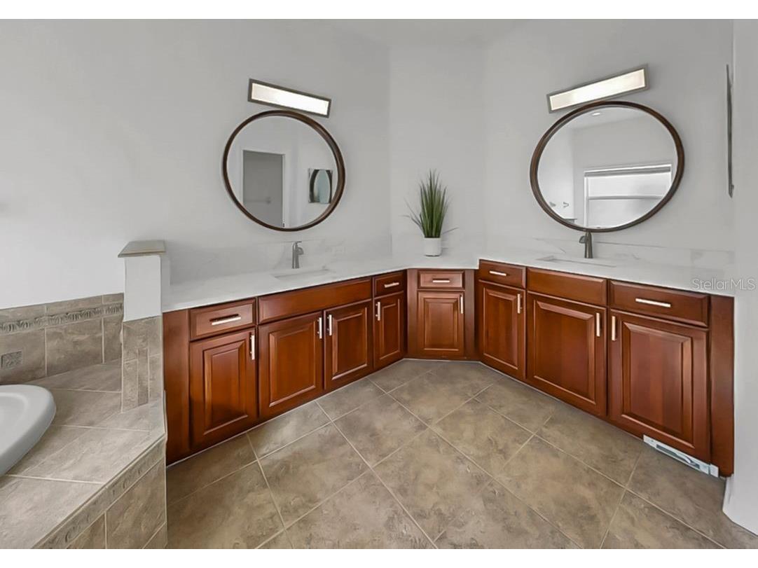 302 York Dale Drive Ruskin FL 33570 TB8452418 image18