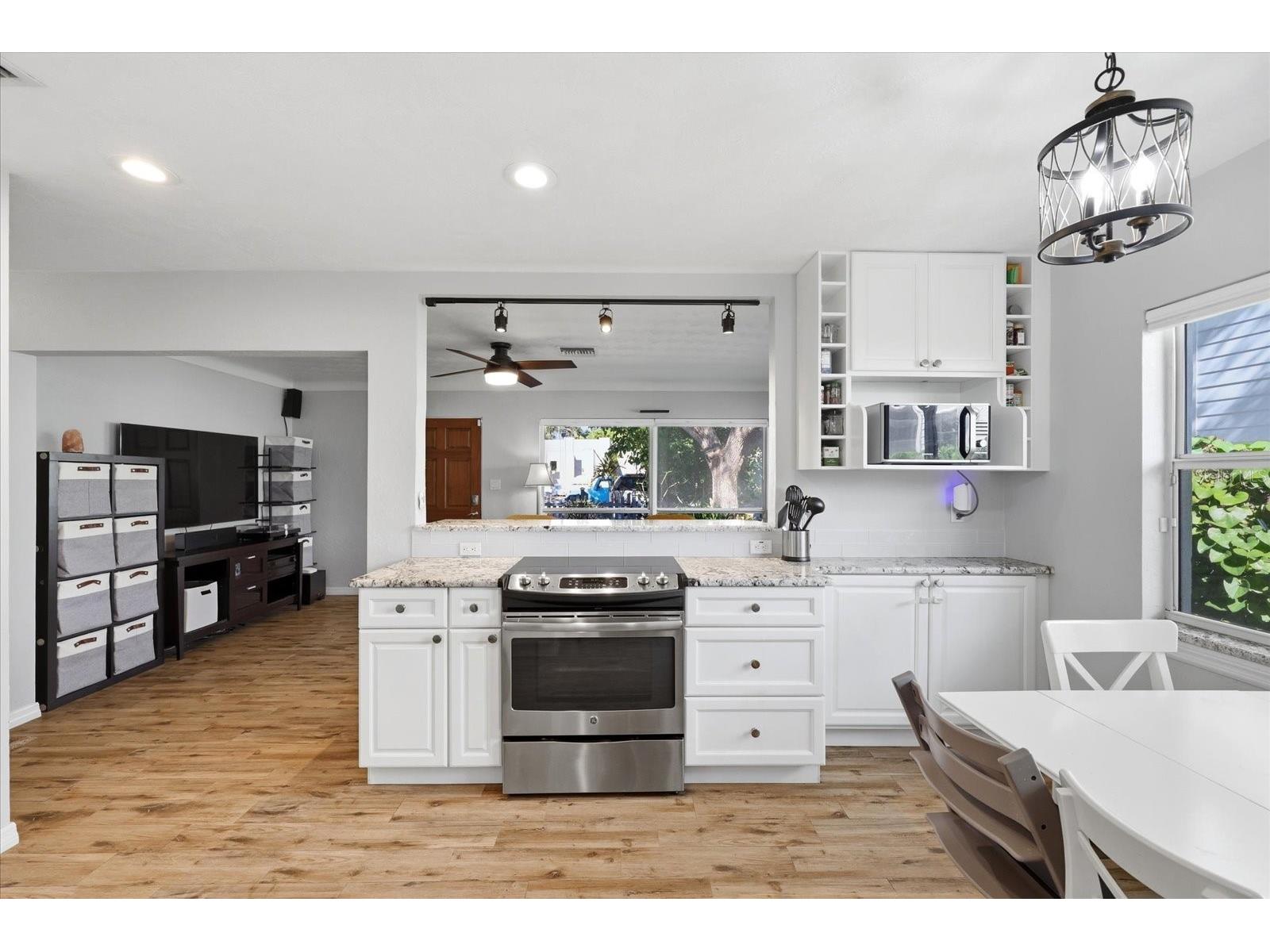 3021 10th Street N Saint Petersburg FL 33704 TB8494527 image15