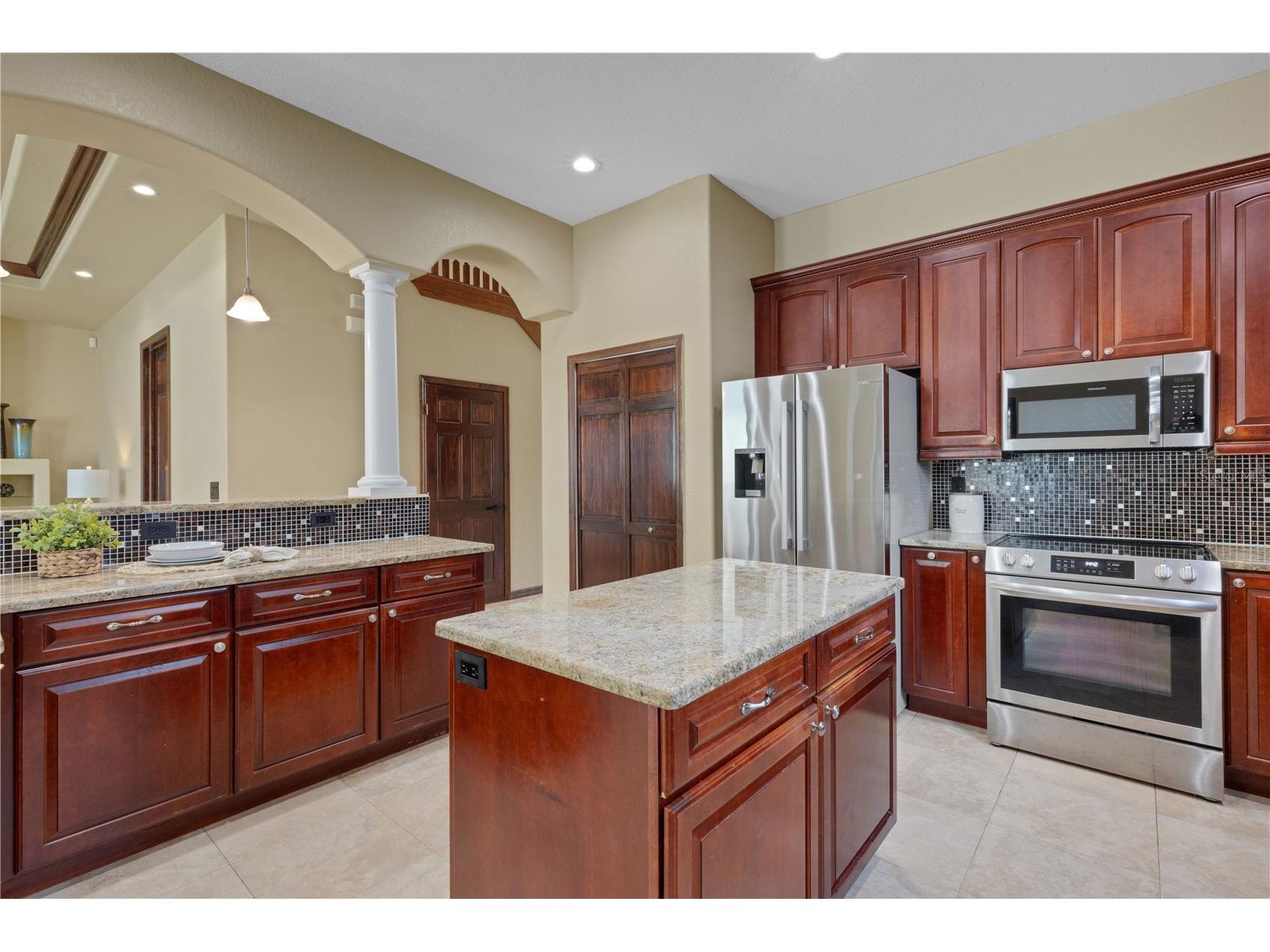 3021 59th Avenue S Saint Petersburg FL 33712 TB8505345 image14