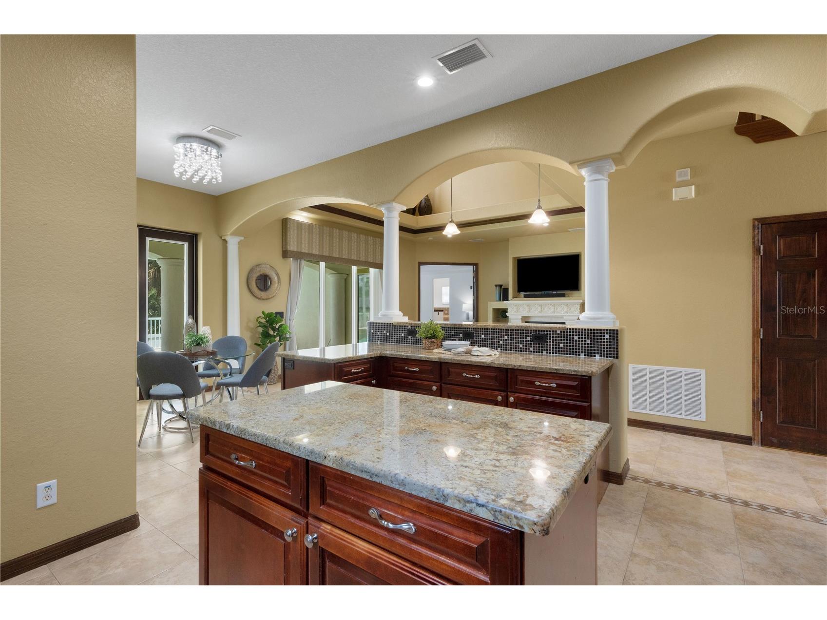 3021 59th Avenue S Saint Petersburg FL 33712 TB8505345 image15