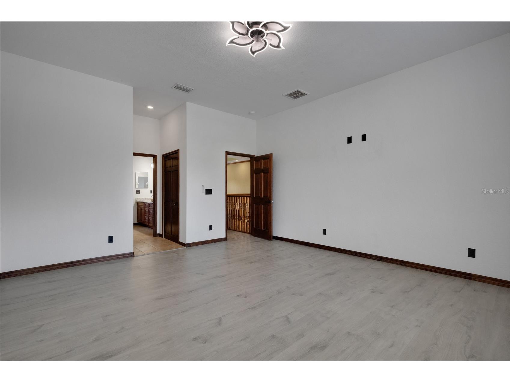 3021 59th Avenue S Saint Petersburg FL 33712 TB8505345 image40
