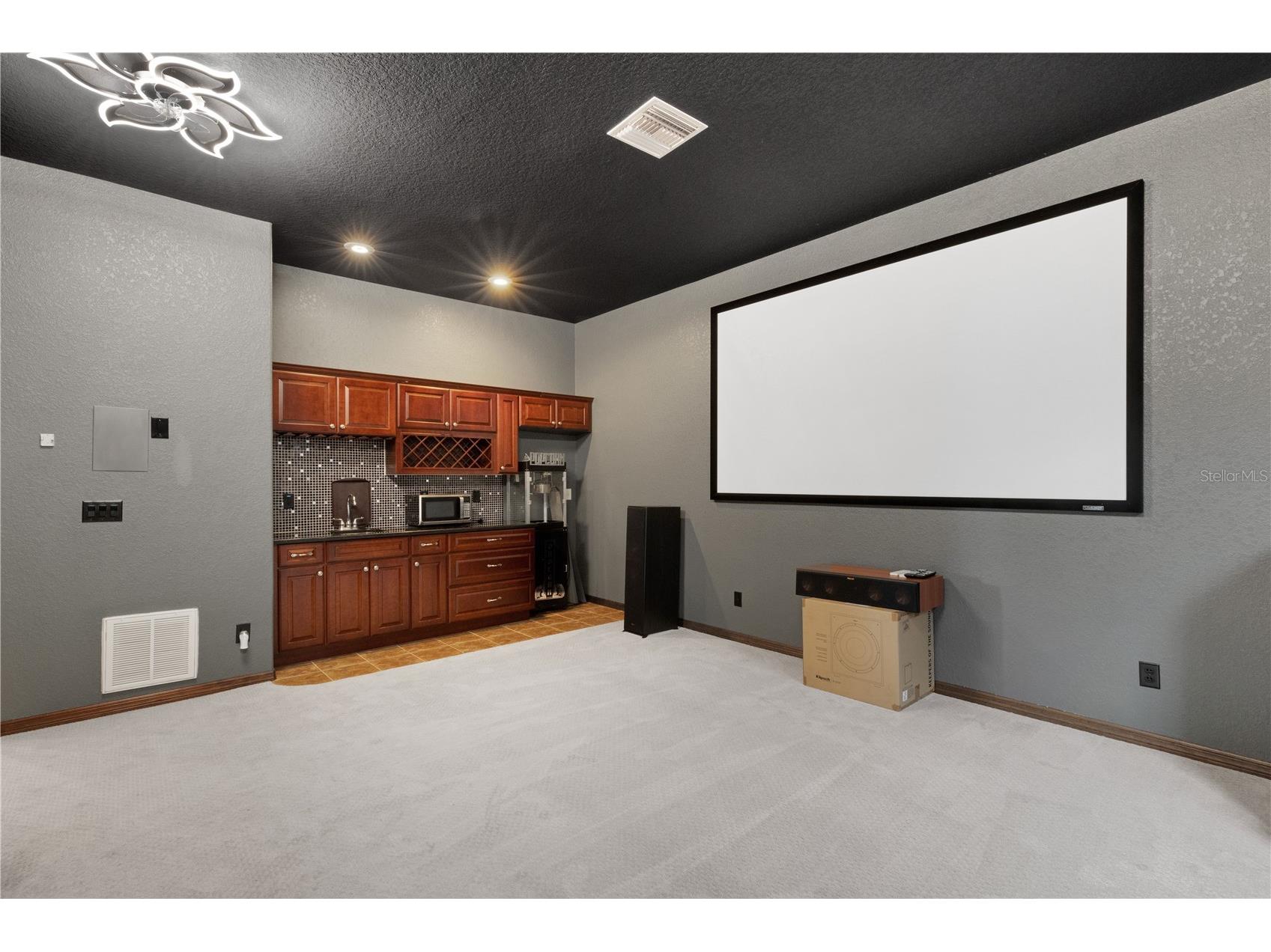 3021 59th Avenue S Saint Petersburg FL 33712 TB8505345 image55
