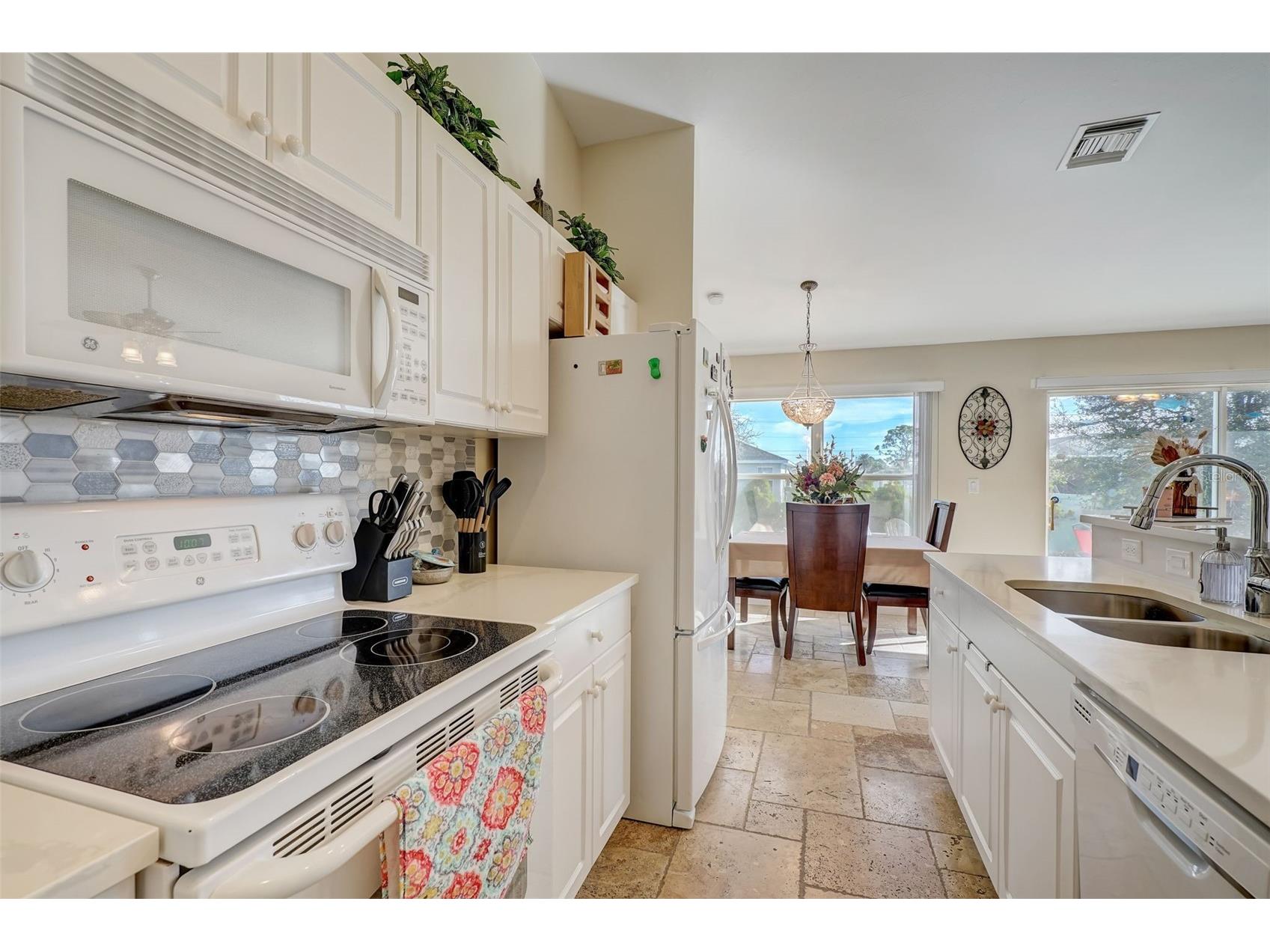 3023 NW 2nd Place Cape Coral FL 33993 A4678092 image14