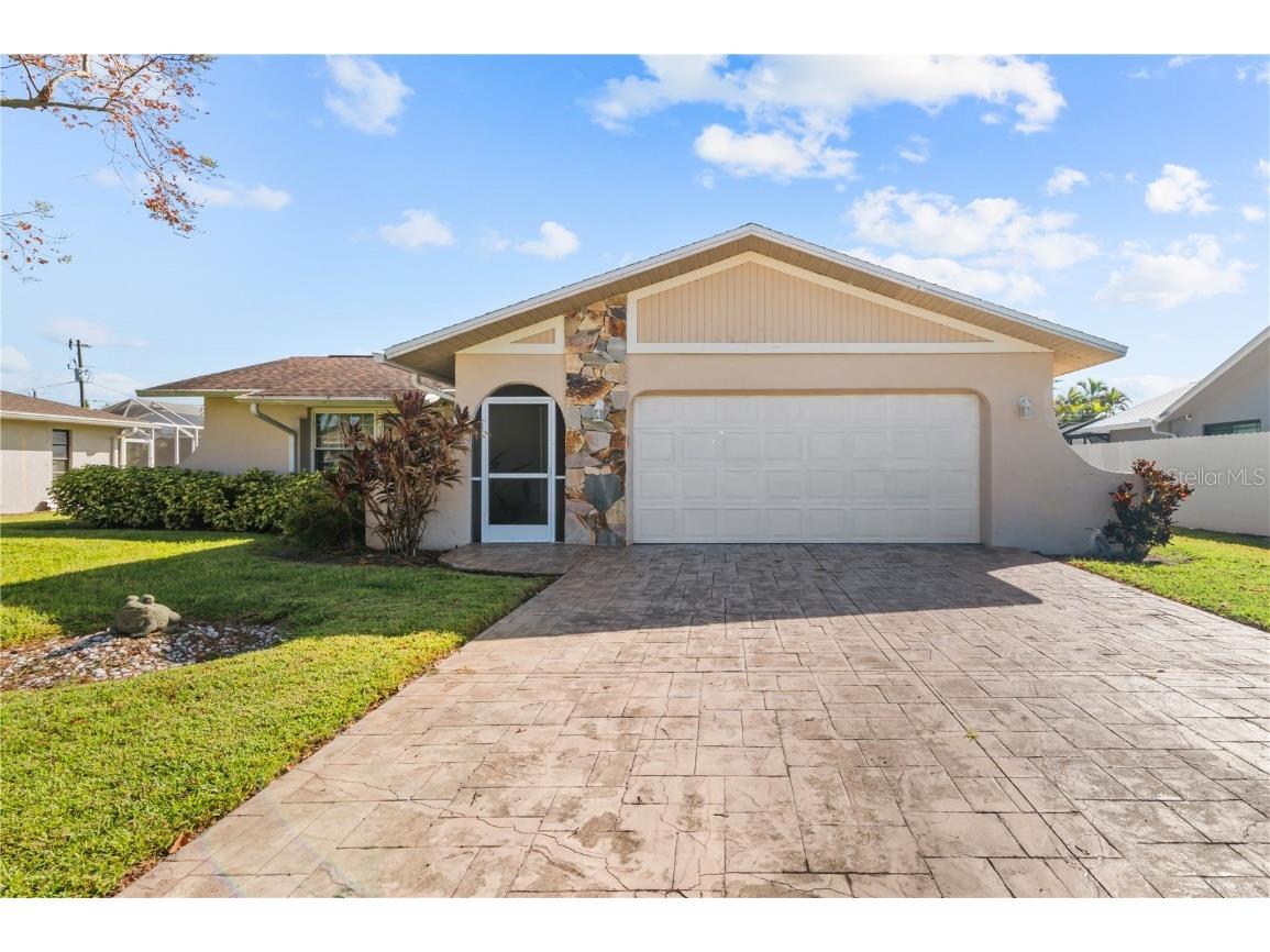 3023 SE 5th Place Cape Coral FL 33904 A4628299 image1