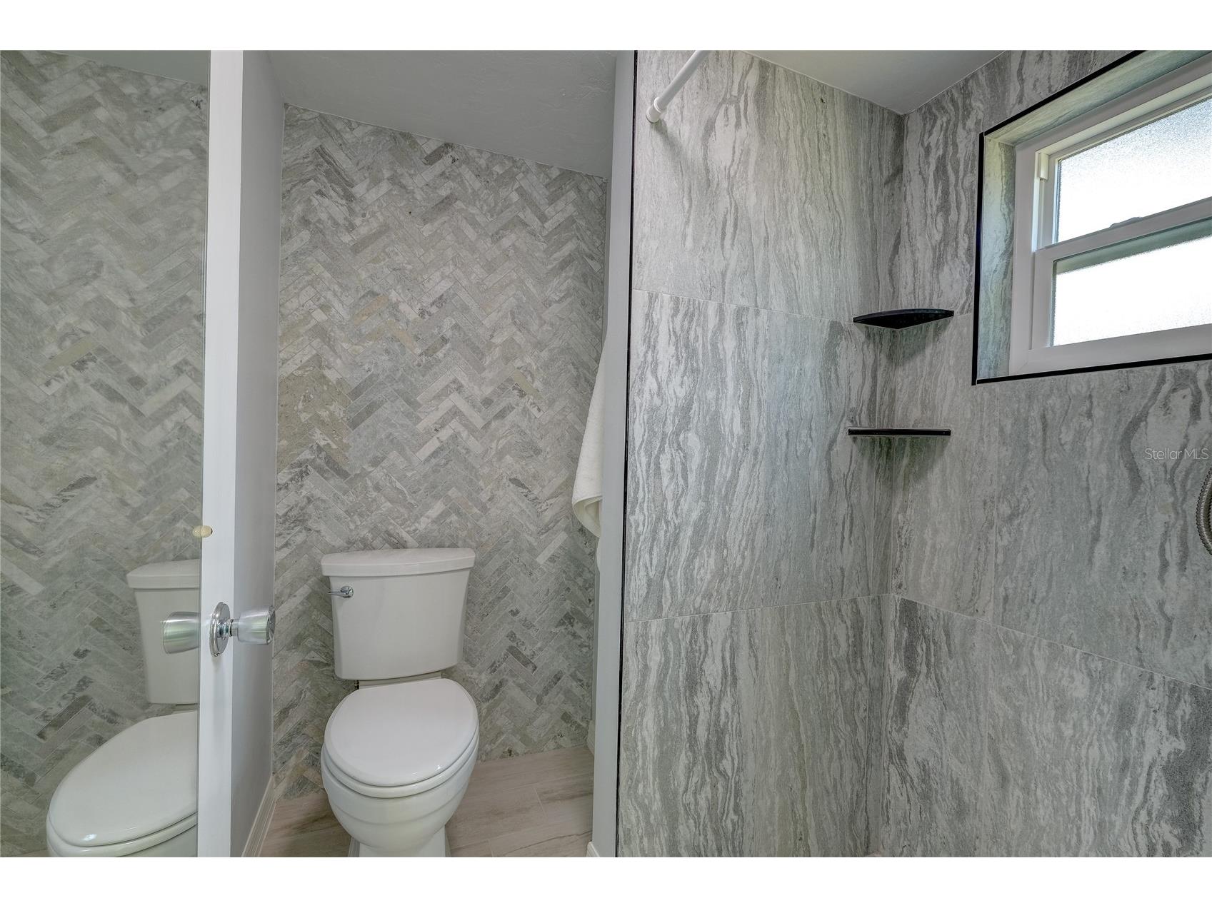 3024 Chase Circle Sarasota FL 34231 A4692134 image14