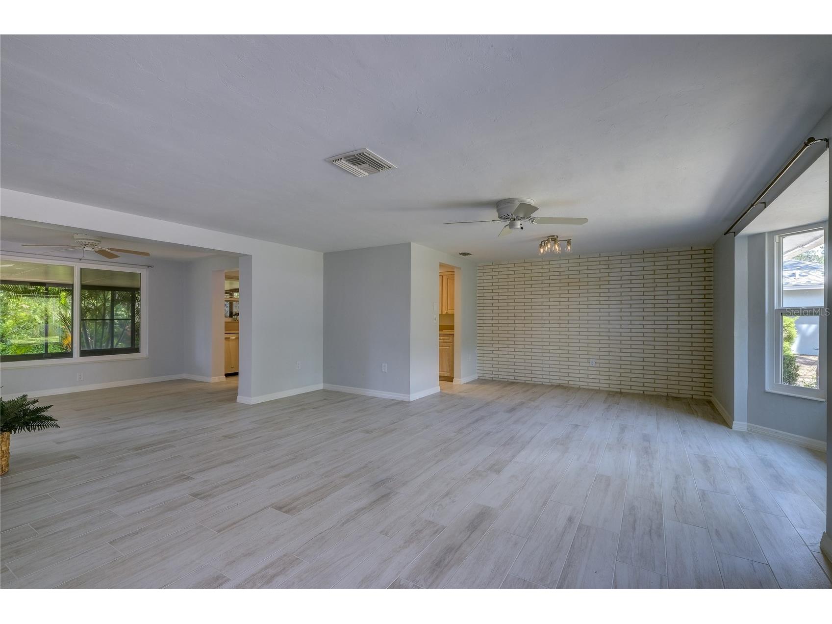 3024 Chase Circle Sarasota FL 34231 A4692134 image4
