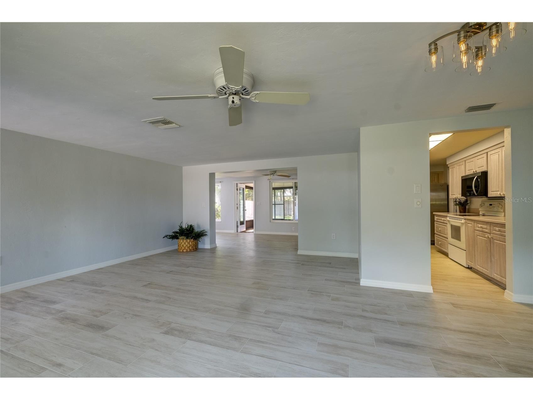 3024 Chase Circle Sarasota FL 34231 A4692134 image6