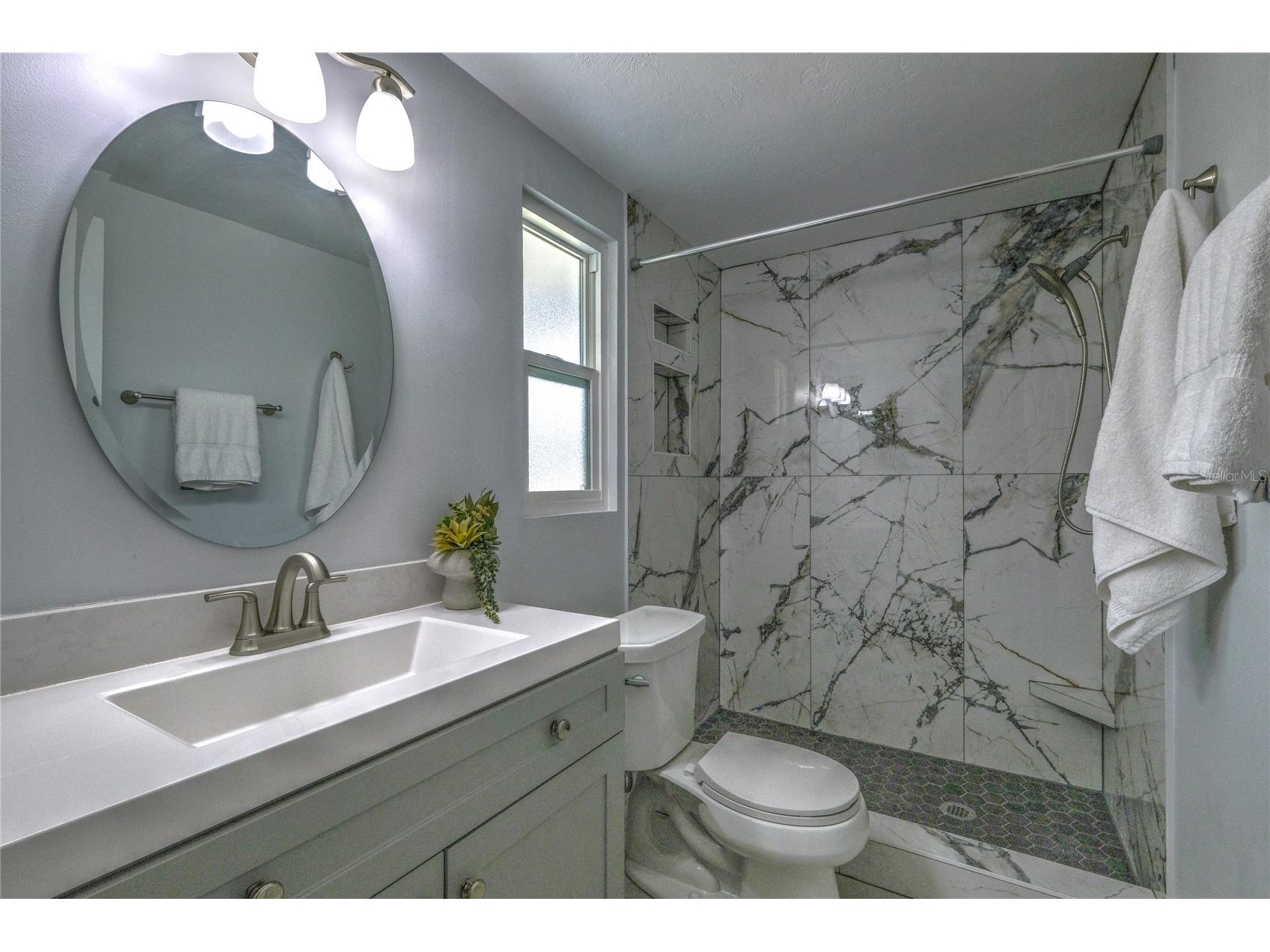 3024 Chase Circle Sarasota FL 34231 A4692134 image9