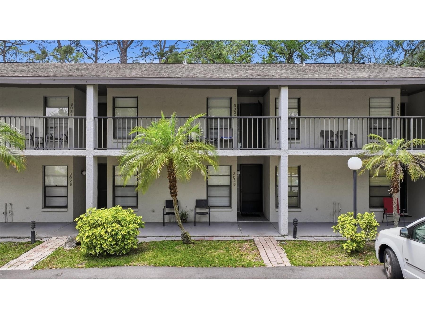 3025 Quail Hollow #17 Sarasota FL 34235 A4691045 image1