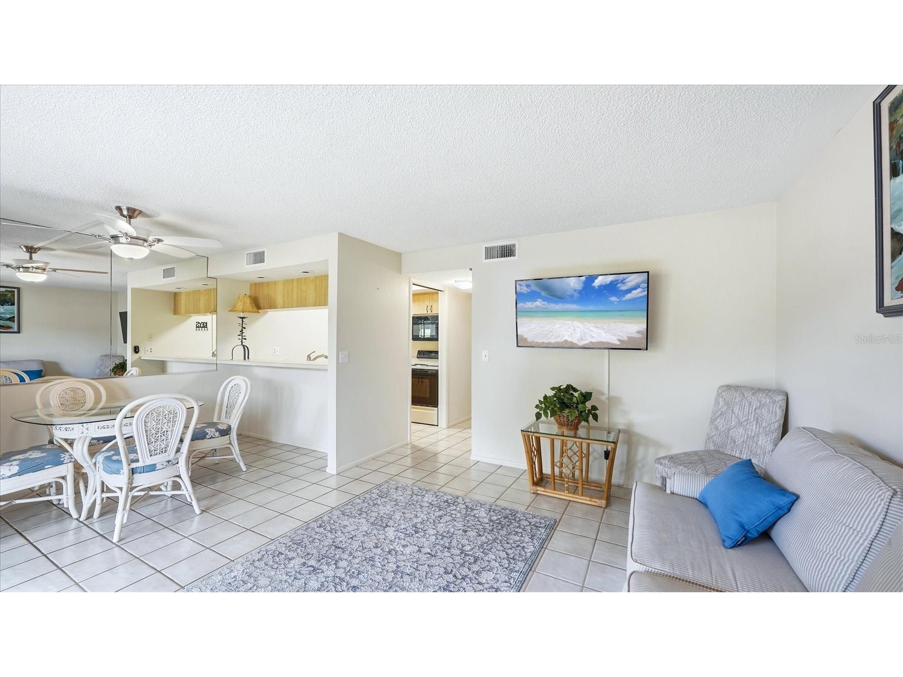 3025 Quail Hollow #17 Sarasota FL 34235 A4691045 image8