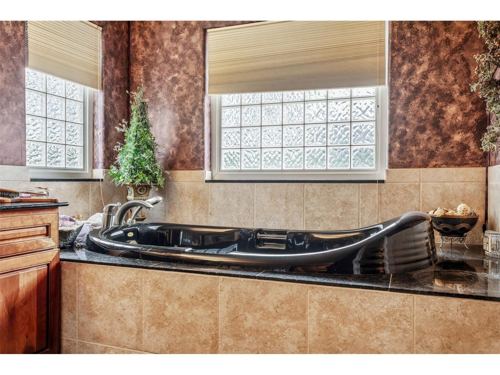 3025 Samara Drive Tampa FL 33618 TB8485204 image20