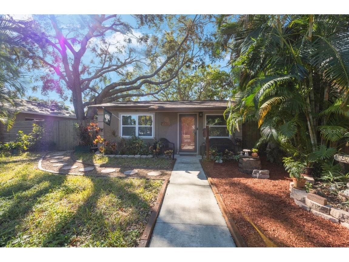 3026 Dartmouth Avenue N Saint Petersburg FL 33713 TB8314349 image1