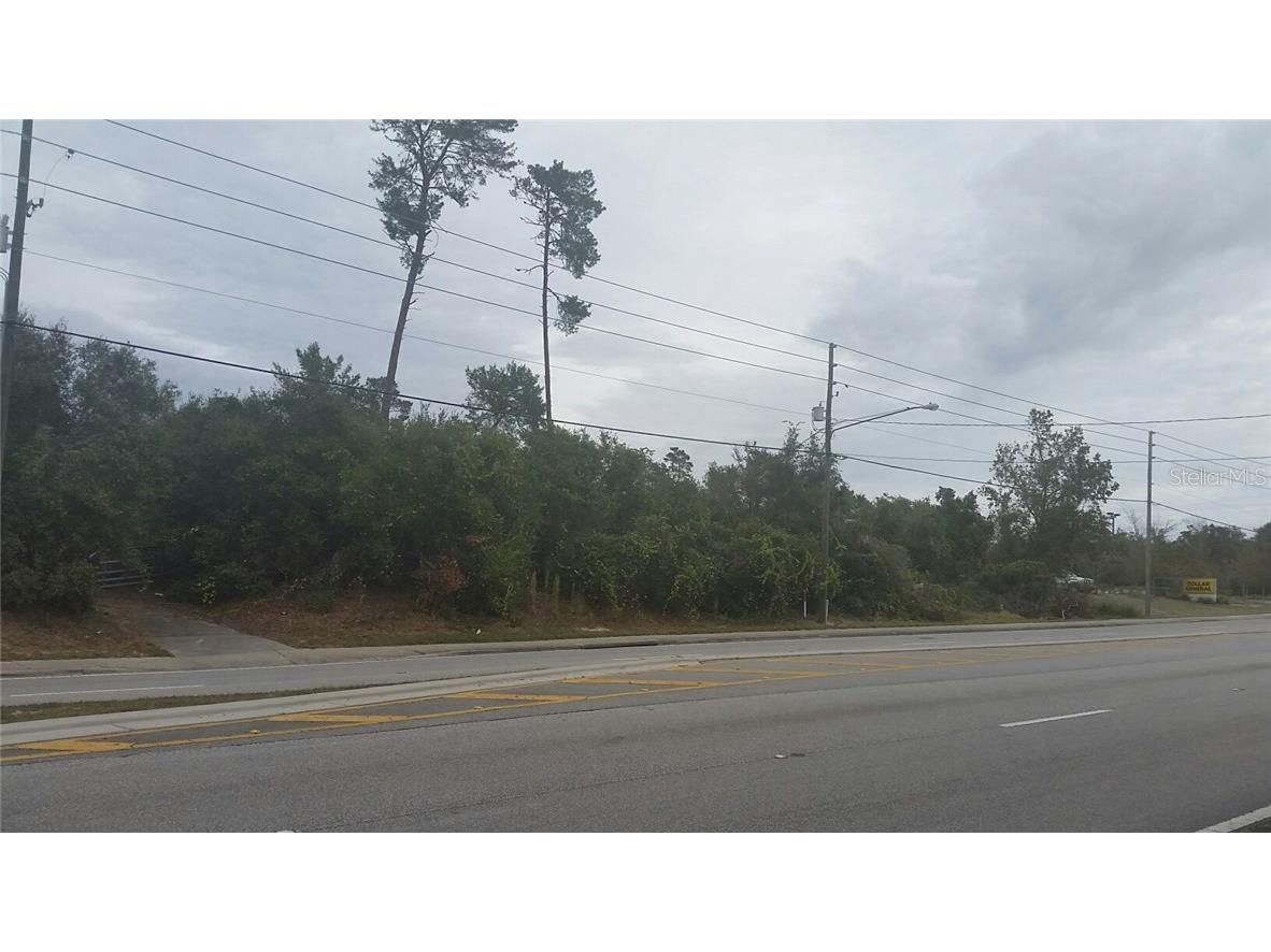 3026 Howland Boulevard Deltona FL 32725 V4715311 image1