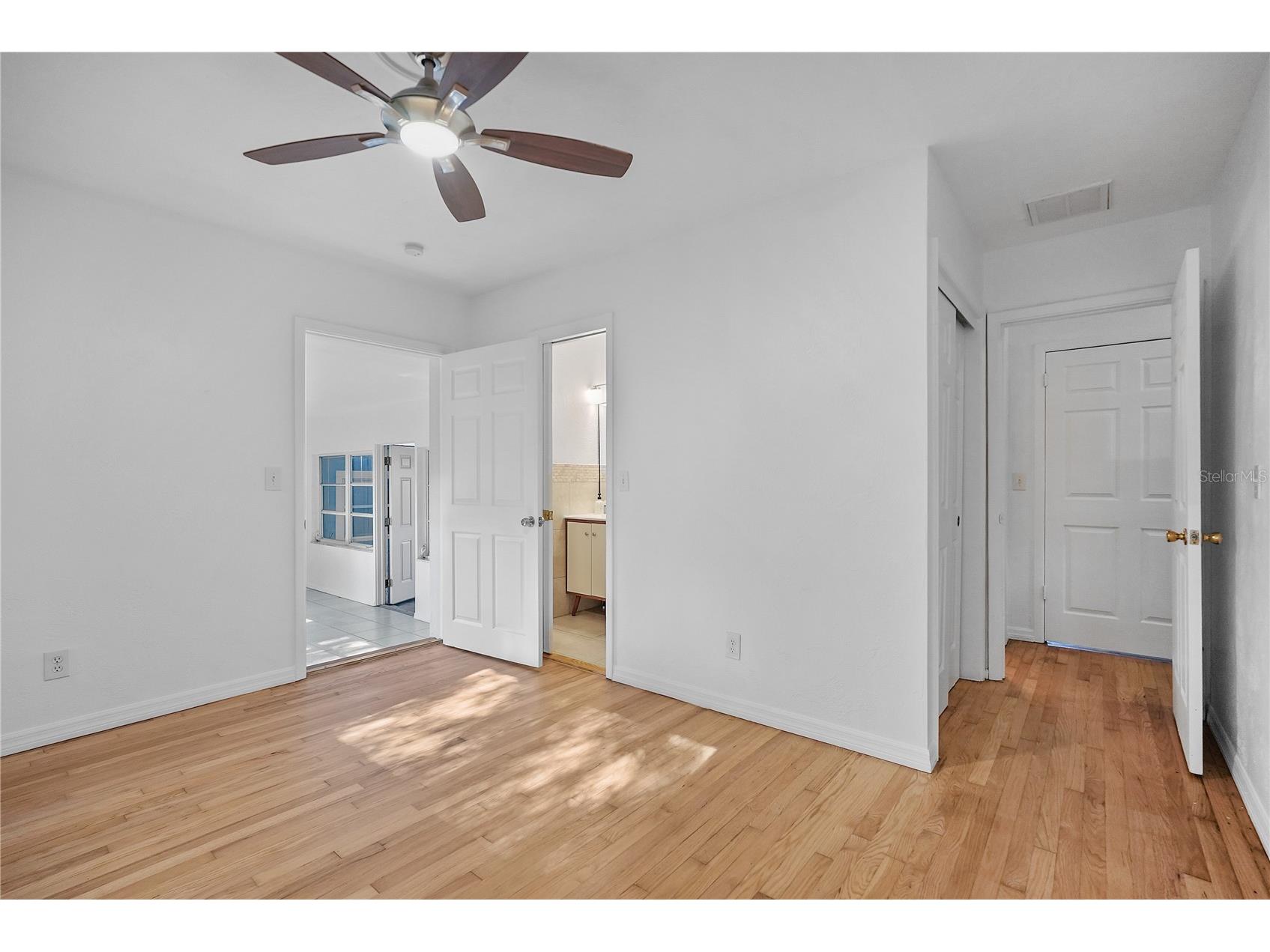 3027 Burlington Avenue N Saint Petersburg FL 33713 TB8503955 image20