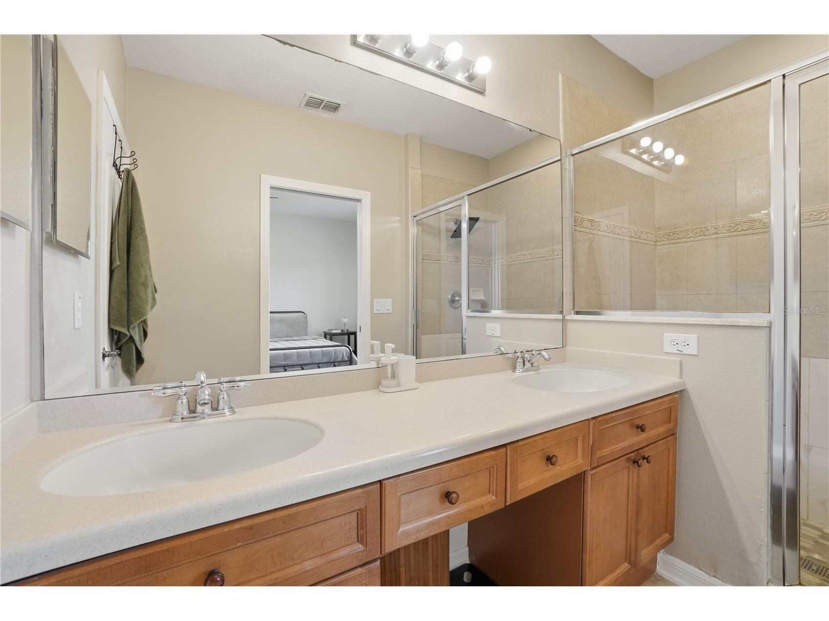 3028 Capri Isle Way Orlando FL 32835 O6406454 image22