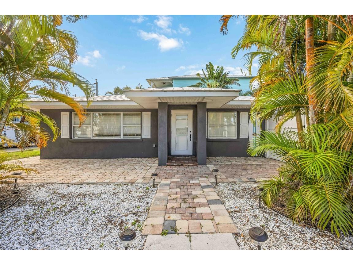 303 22nd Street Bradenton Beach FL 34217 A4585435 image1