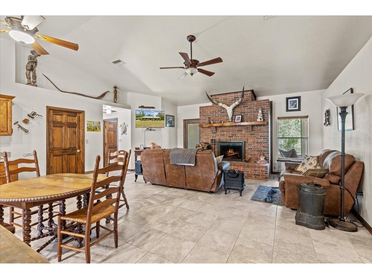 303/305 NE 290th Avenue Old Town FL 32680 GC537685 image5