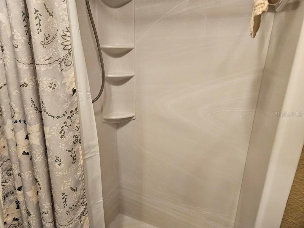 303 47th Avenue Dr W #352 Bradenton FL 34207 A4663770 image10