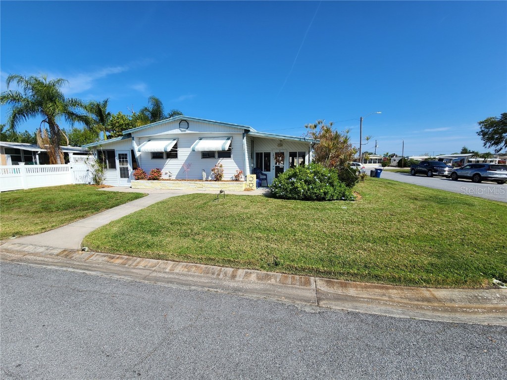 303 49th Avenue Terrace W Bradenton FL 34207 A4626535 image1