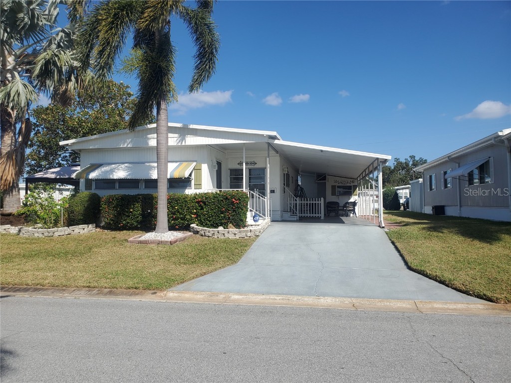 303 50th Avenue Plaza W Bradenton FL 34207 A4587116 image1