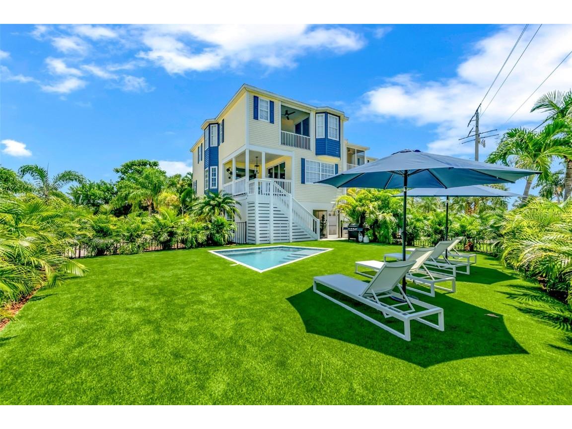 303 58th Street Holmes Beach FL 34217 A4555834 image1